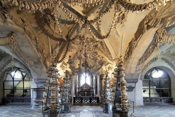 a statue in front of a building